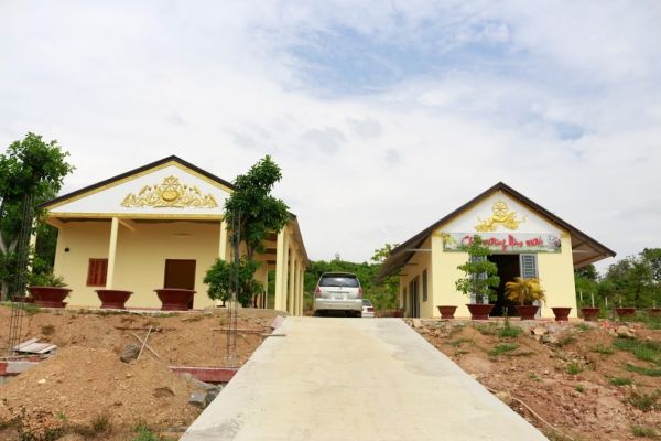 Chùa Linh Sơn (Tân Phú)