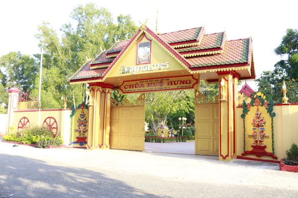 Chùa Huệ Hưng - chùa Thái Lan (Tân Thành)